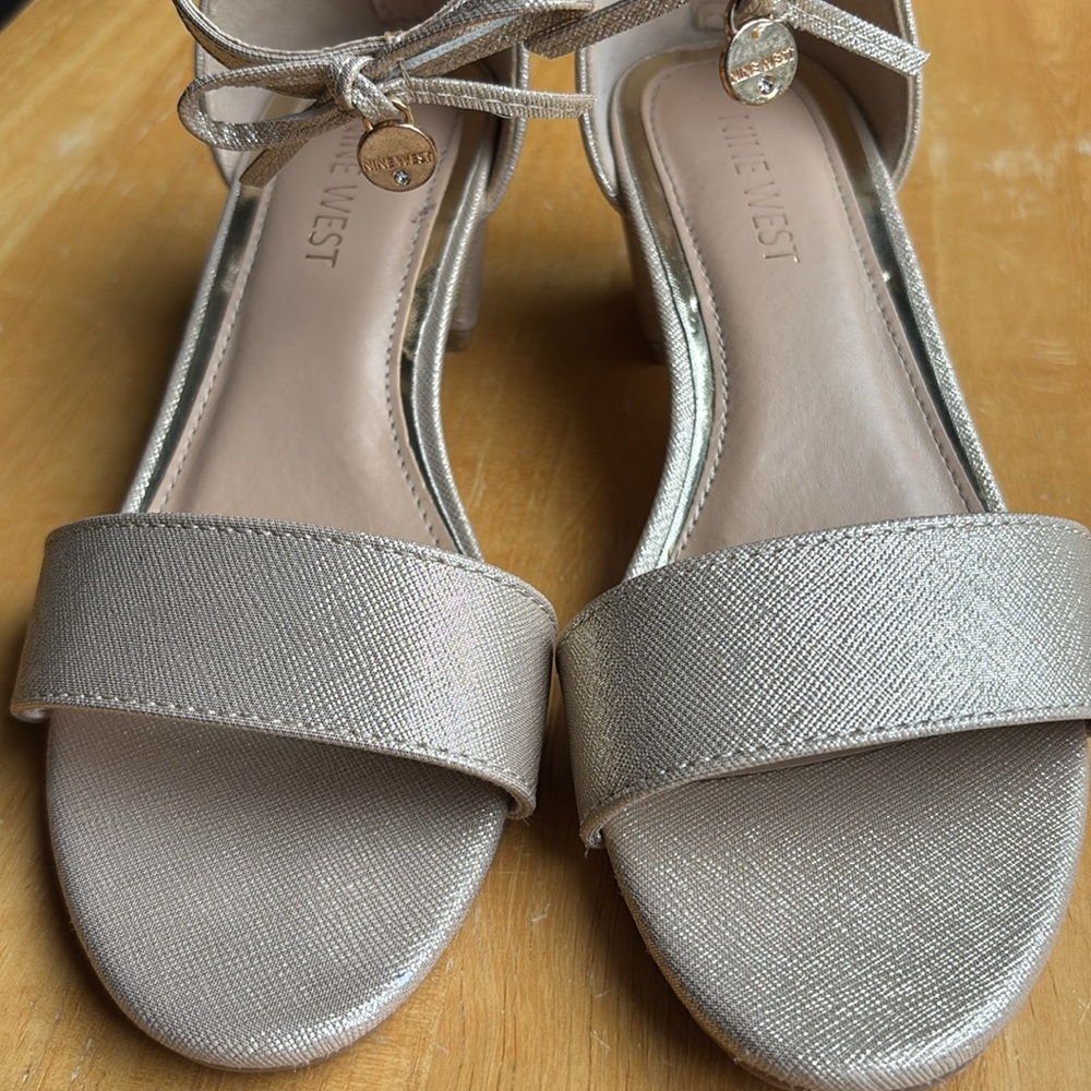 KIDS Nine West Elizabeth Shimmer gold dress shoes - Picture 4 of 11